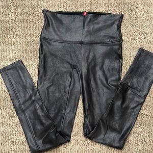 Brand new never worn original SPANX brand leggings. Size M .